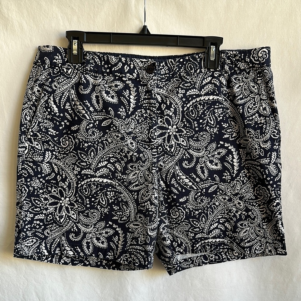 Talbots navy and white paisley The Weekend stretch shorts, size 14